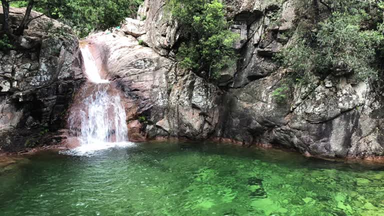 1777873375031_waterfall_mp4